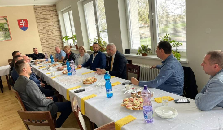 Diskusia starostov priľahlých obcí s poslancom NR SR Milošom Svrčekom