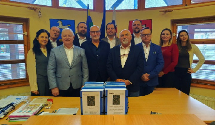Fotka - Slávnostné odovzdávanie projektovej dokumentácie Odkanalizovanie obcí